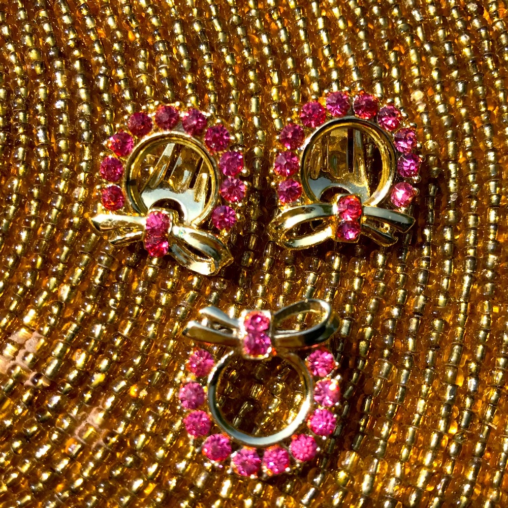 Set 💖 vintage Pink Rhinestone w/ Gold Bow Earrings & Brooch 3/4” 💖